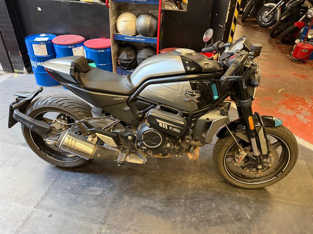 CLX 700